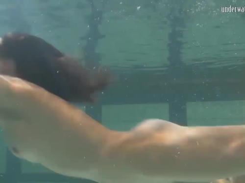 New teen on underwatershow